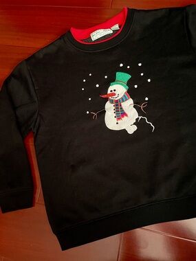 Vintage Emerald Isle Black Crewneck Sweatshirt with Snowman Embroidery